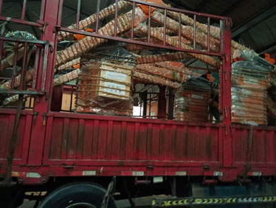 러시아에 배달 할 준비가되어 있습니다 4 세트의 산업 조작 장비.